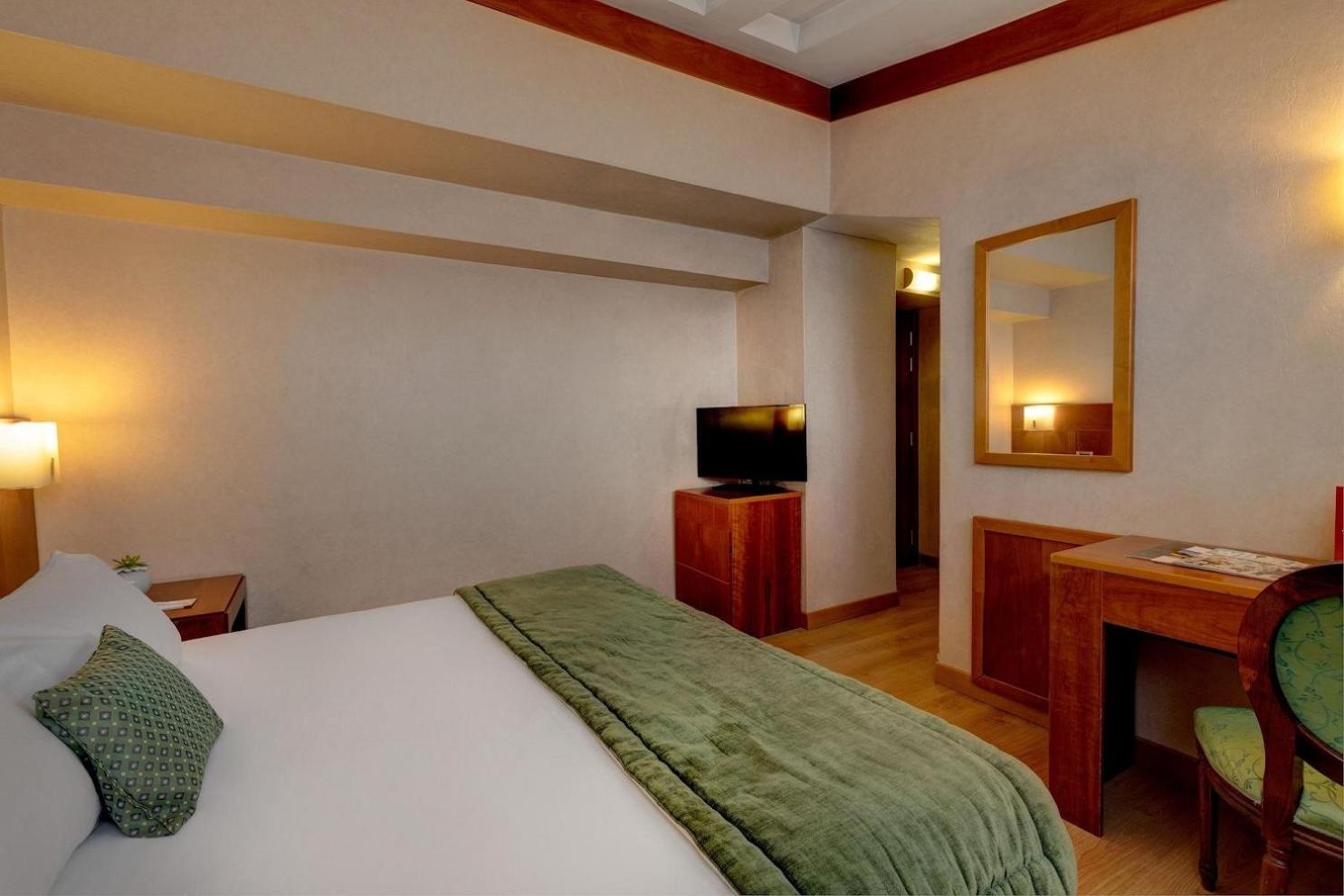 Hotel Costaa La Cage Near Delhi Airport By Gross Group New Delhi Eksteriør billede
